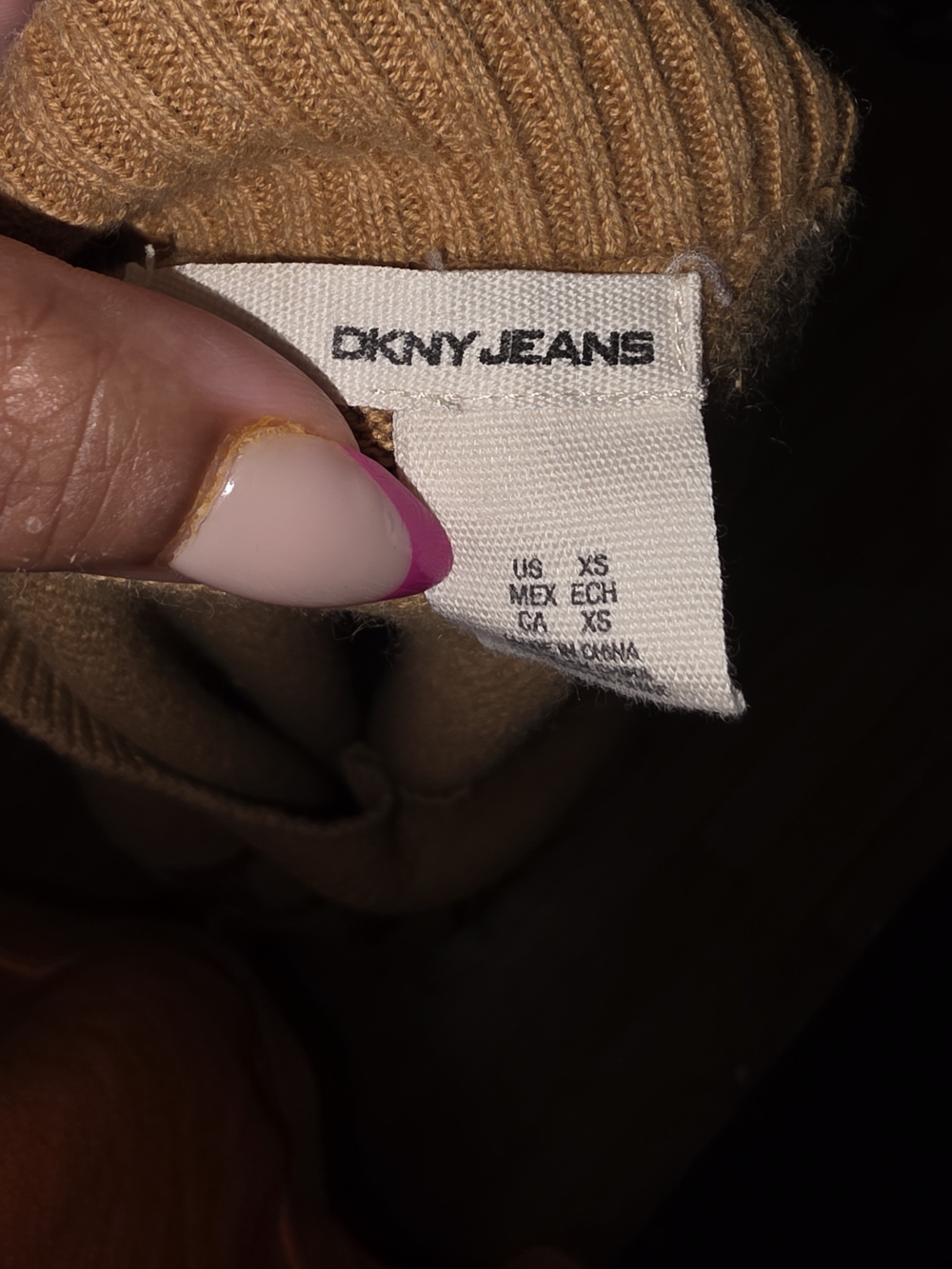 ☆DKNY Tan Gold Logo Embellished Women’s Sweater☆ - Picture 7 of 7